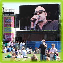 P6 Outdoor Digital Mobile Trailer LED โฆษณาป้ายจอแสดงผลกับ SDK ฟังก์ชันสําหรับนักค้าปลีกและสํานักงาน OEM 9